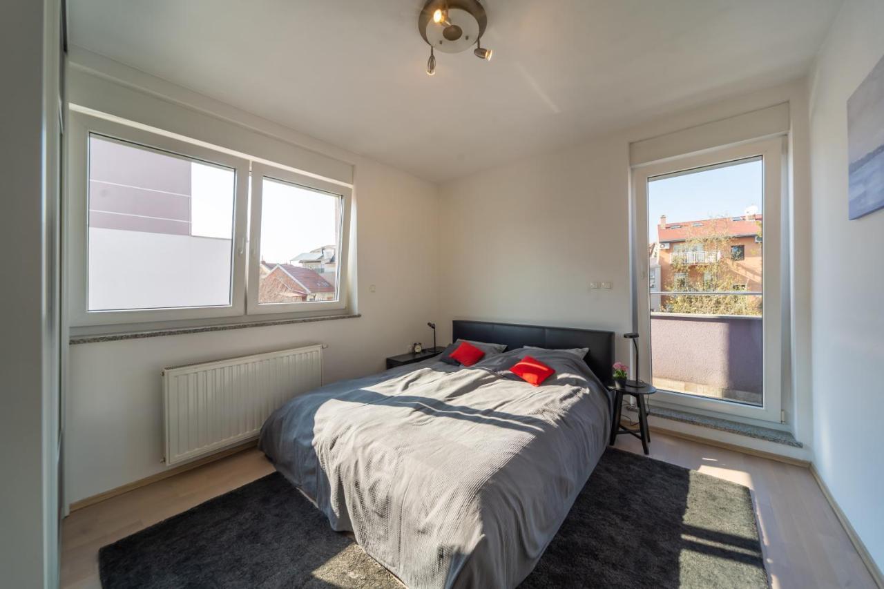 Super Petrova Apartment زغرب المظهر الخارجي الصورة