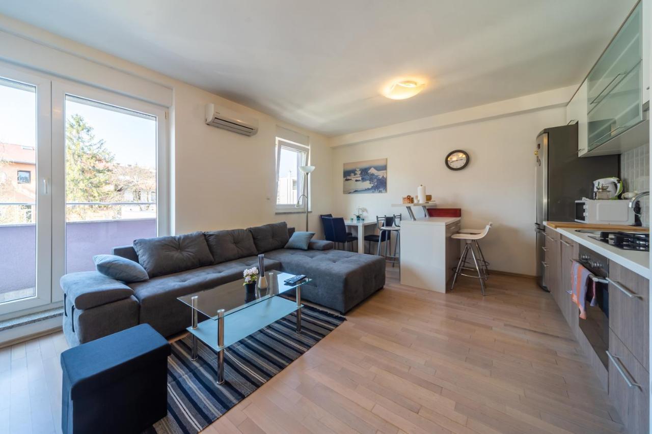 Super Petrova Apartment زغرب المظهر الخارجي الصورة